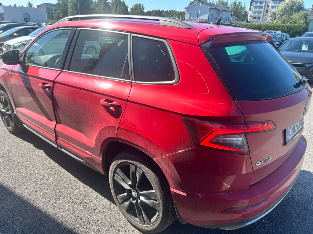 Skoda Karoq 2019 Punainen