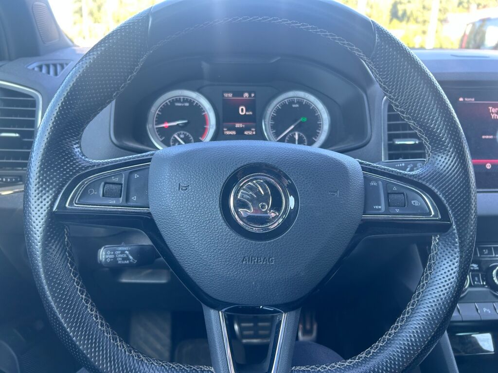 Skoda Karoq 2019 Punainen