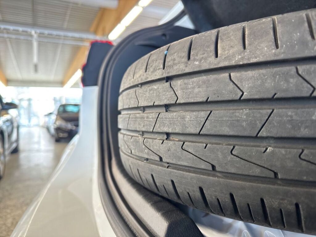 Toyota Yaris 2019 Valkoinen