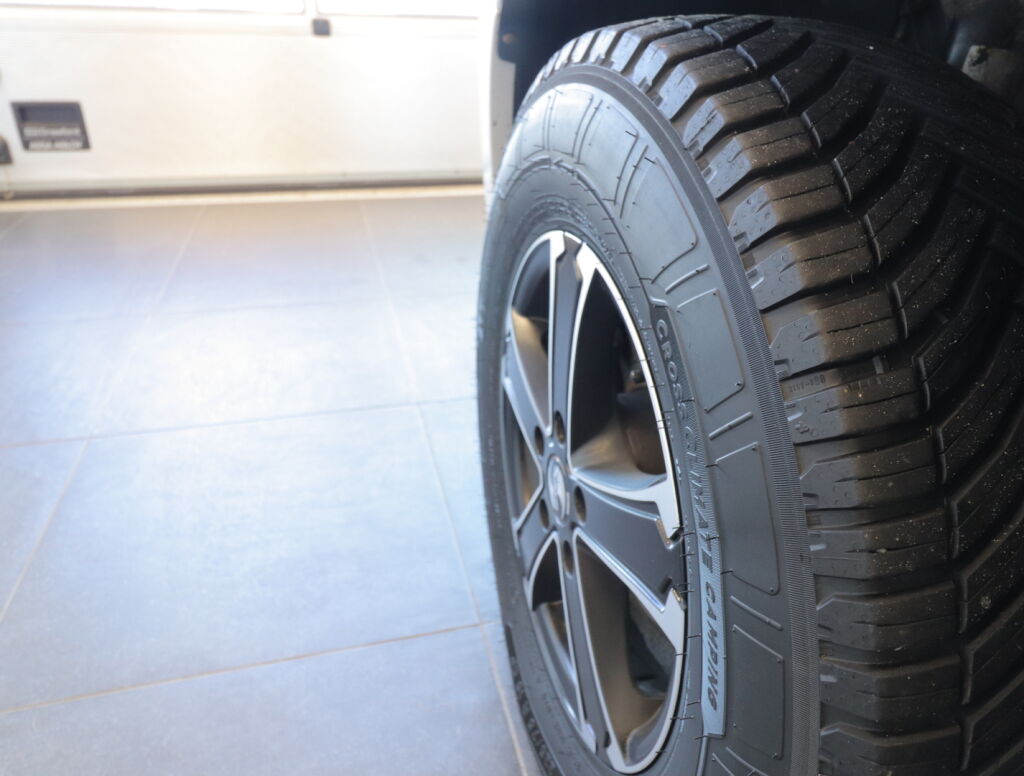 Weinsberg R 47 2019 Valkoinen