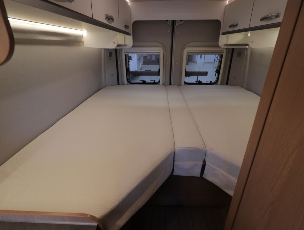 Weinsberg R 47 2019 Valkoinen