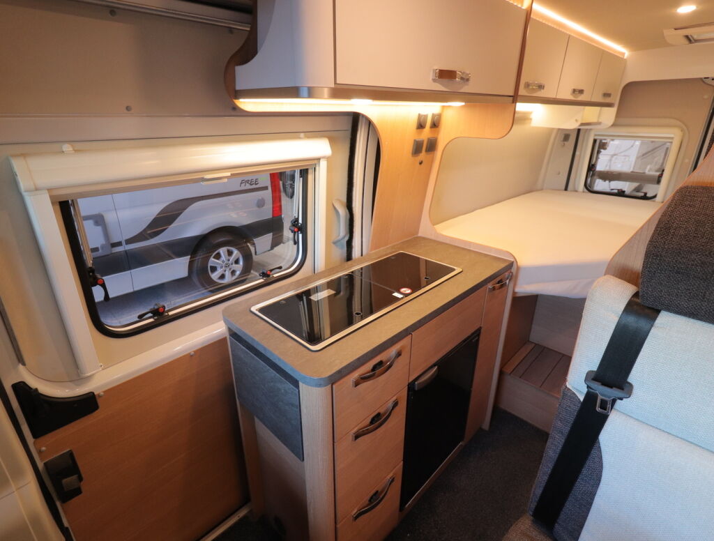 Weinsberg R 47 2019 Valkoinen