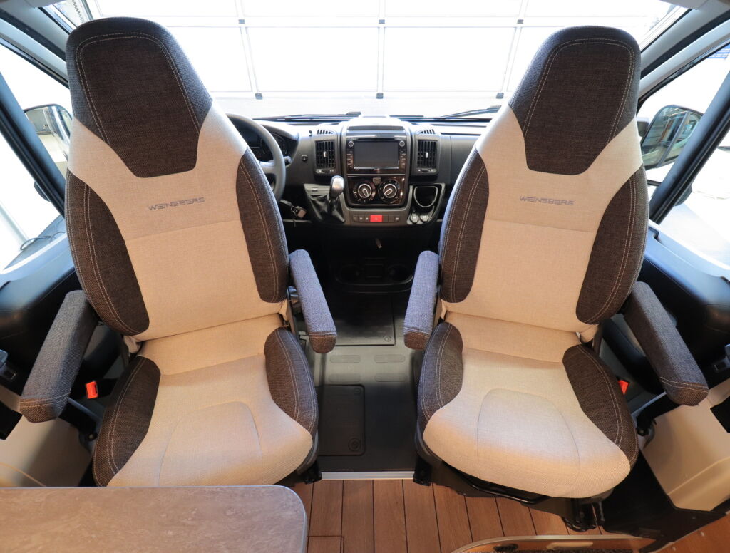 Weinsberg R 47 2019 Valkoinen