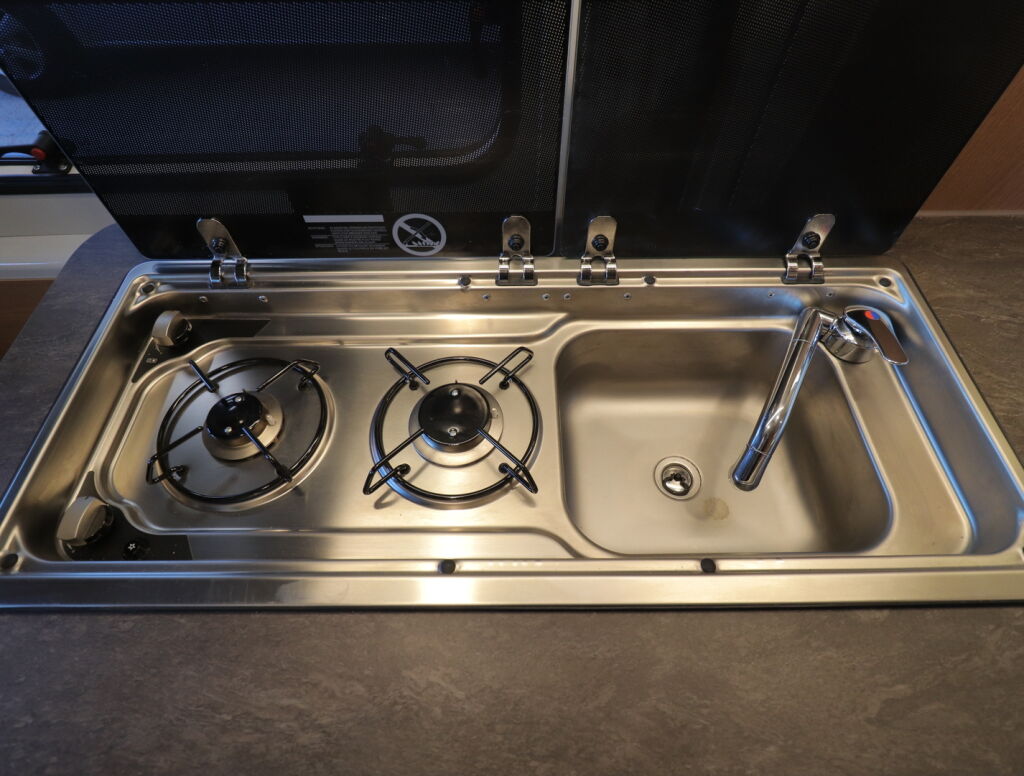 Weinsberg R 47 2019 Valkoinen