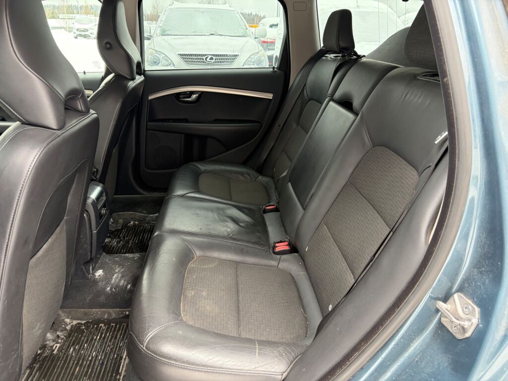 Volvo V70 2014 Sininen