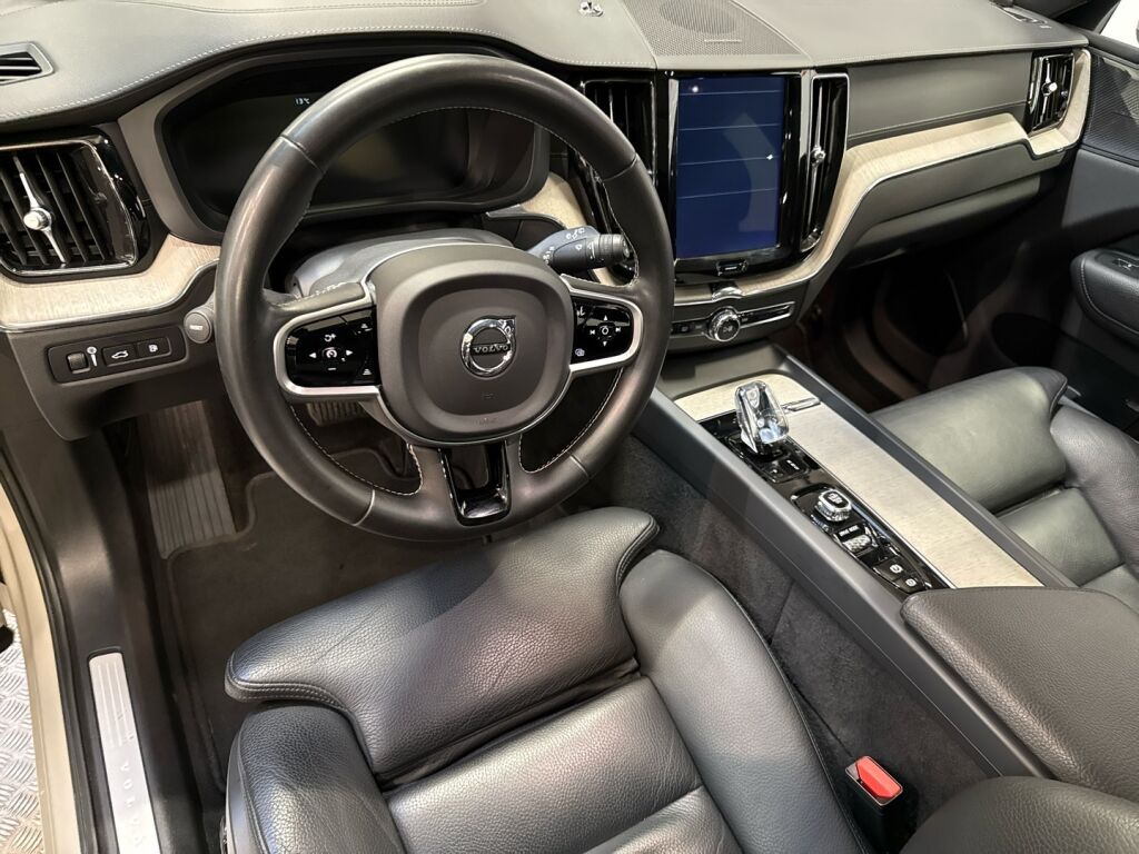 Volvo XC60 2019 Ruskea (beige)