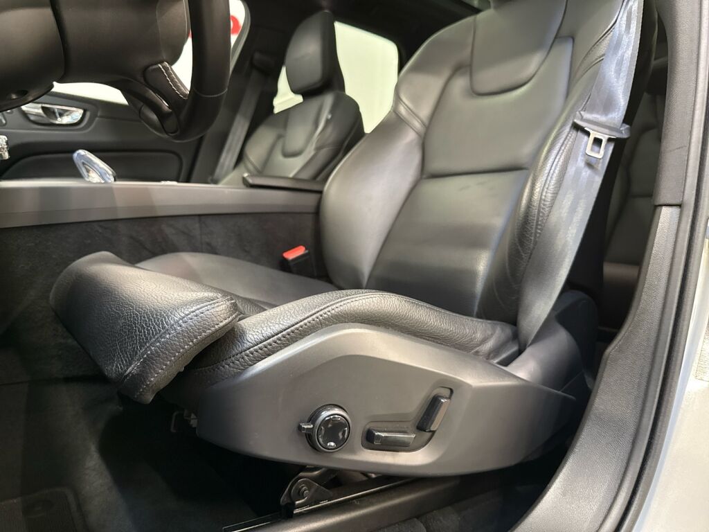 Volvo XC60 2019 Ruskea (beige)