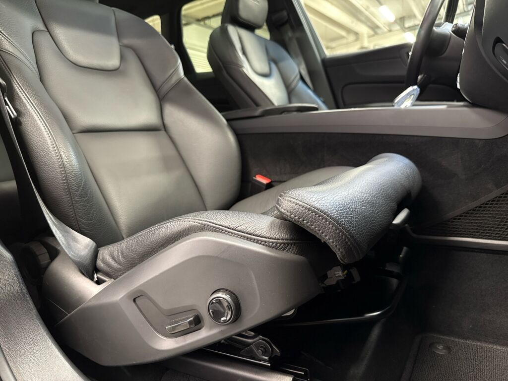 Volvo XC60 2019 Ruskea (beige)