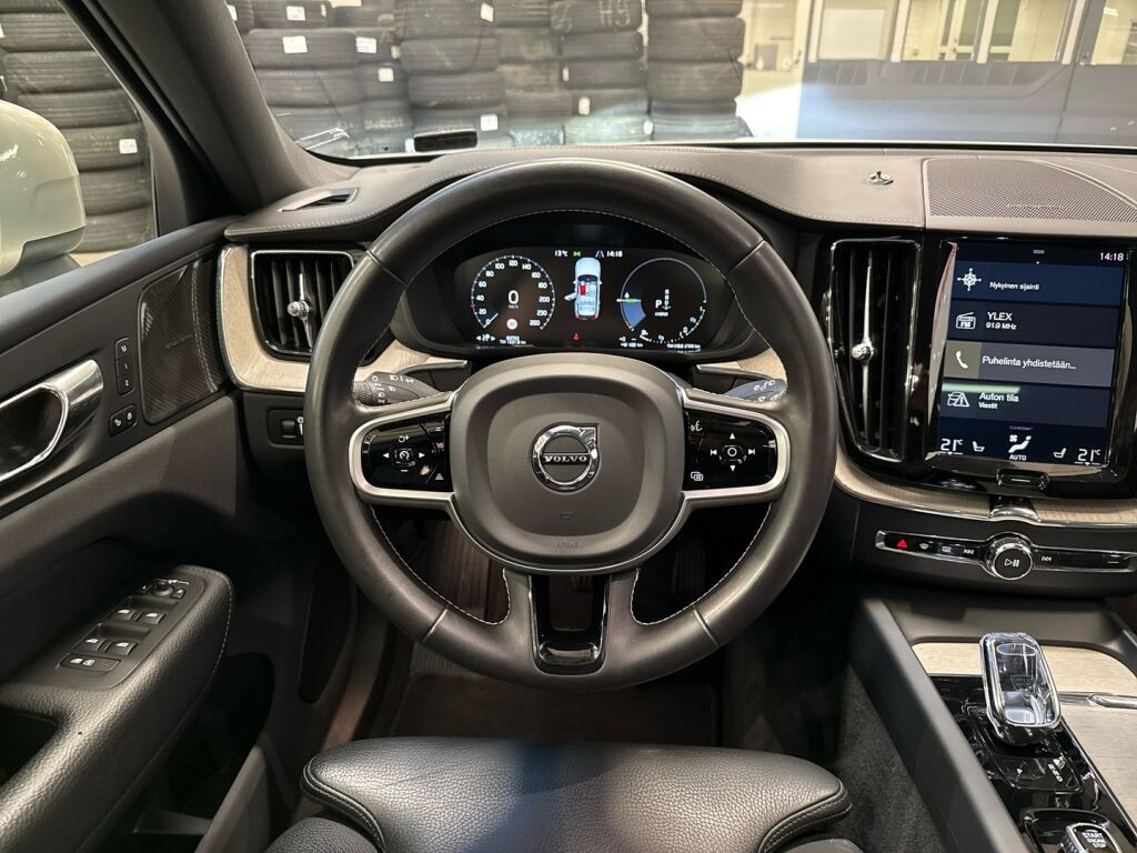 Volvo XC60 2019 Ruskea (beige)