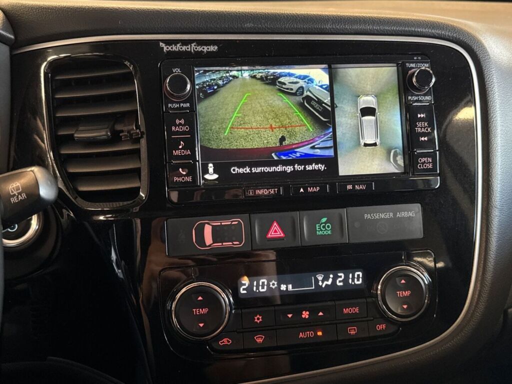 Mitsubishi Outlander PHEV 2016 Punainen