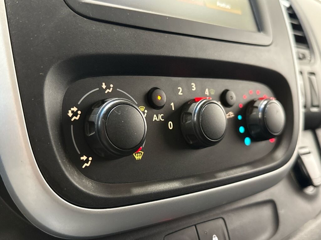 Nissan NV300 2020 Valkoinen