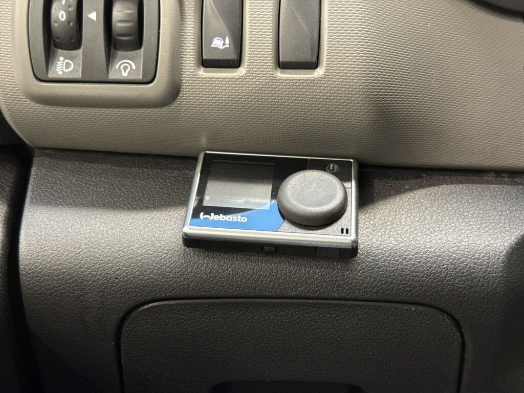 Nissan NV300 2020 Valkoinen