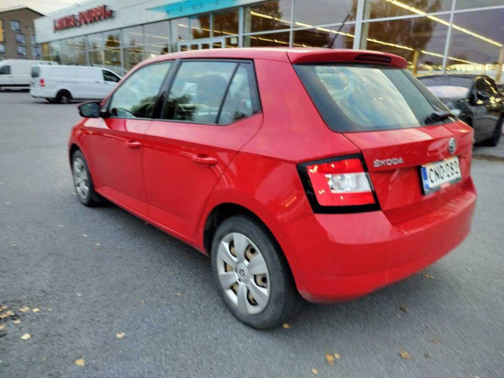 Skoda Fabia 2016 Punainen
