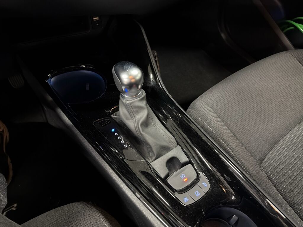 Toyota C-HR 2019 Harmaa