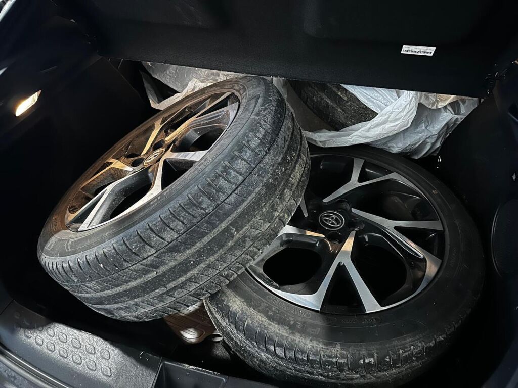 Toyota C-HR 2019 Harmaa