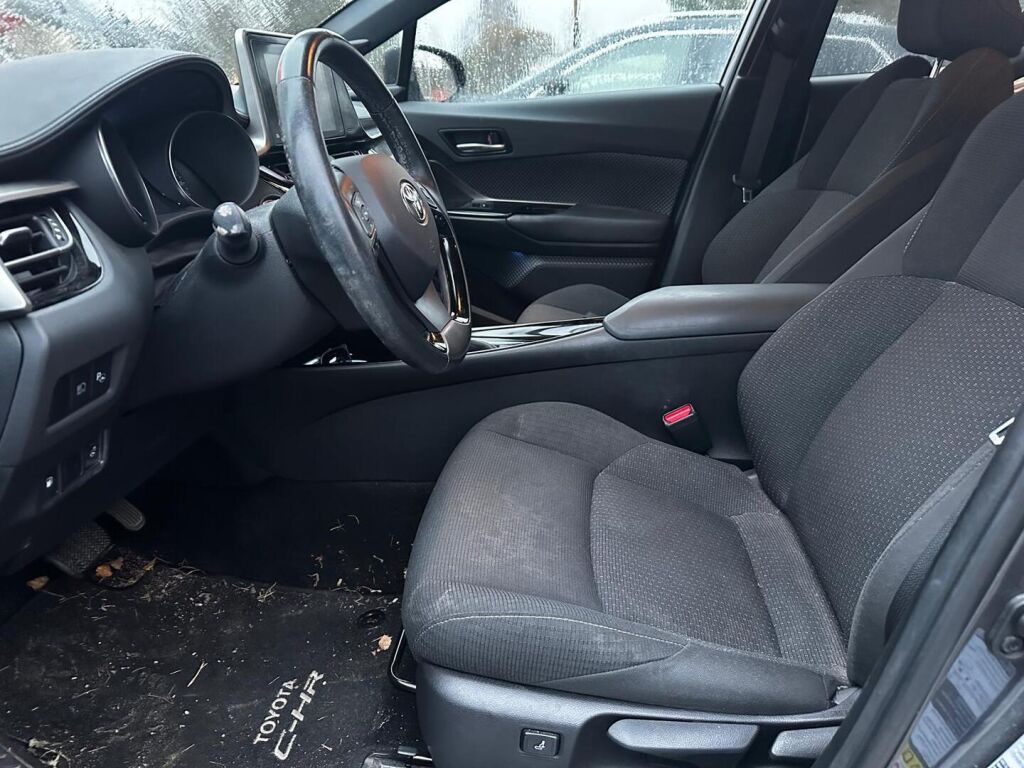 Toyota C-HR 2019 Harmaa