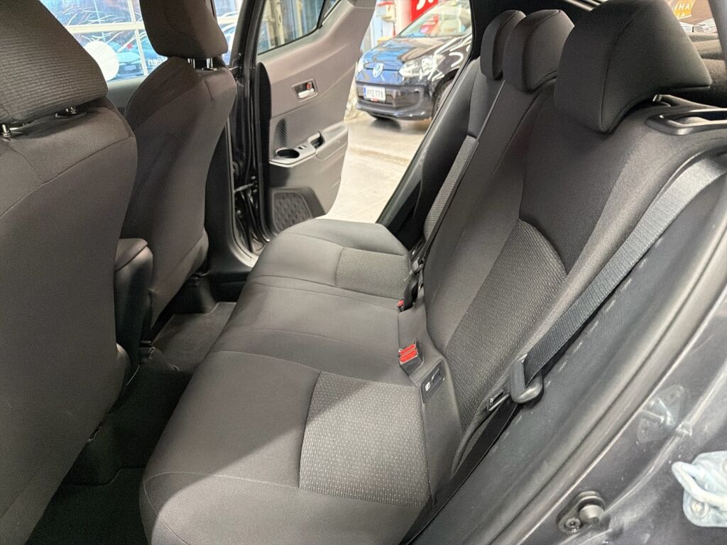 Toyota C-HR 2019 Harmaa