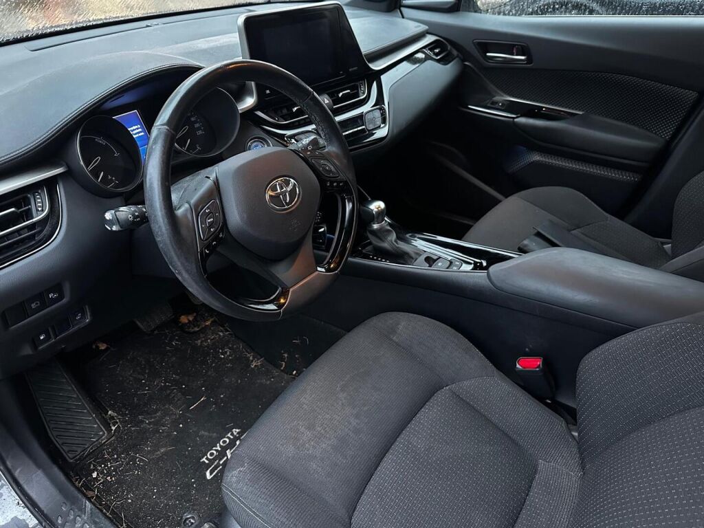 Toyota C-HR 2019 Harmaa