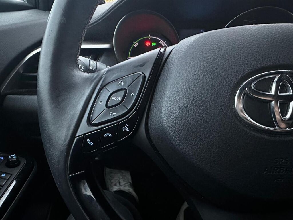 Toyota C-HR 2019 Harmaa