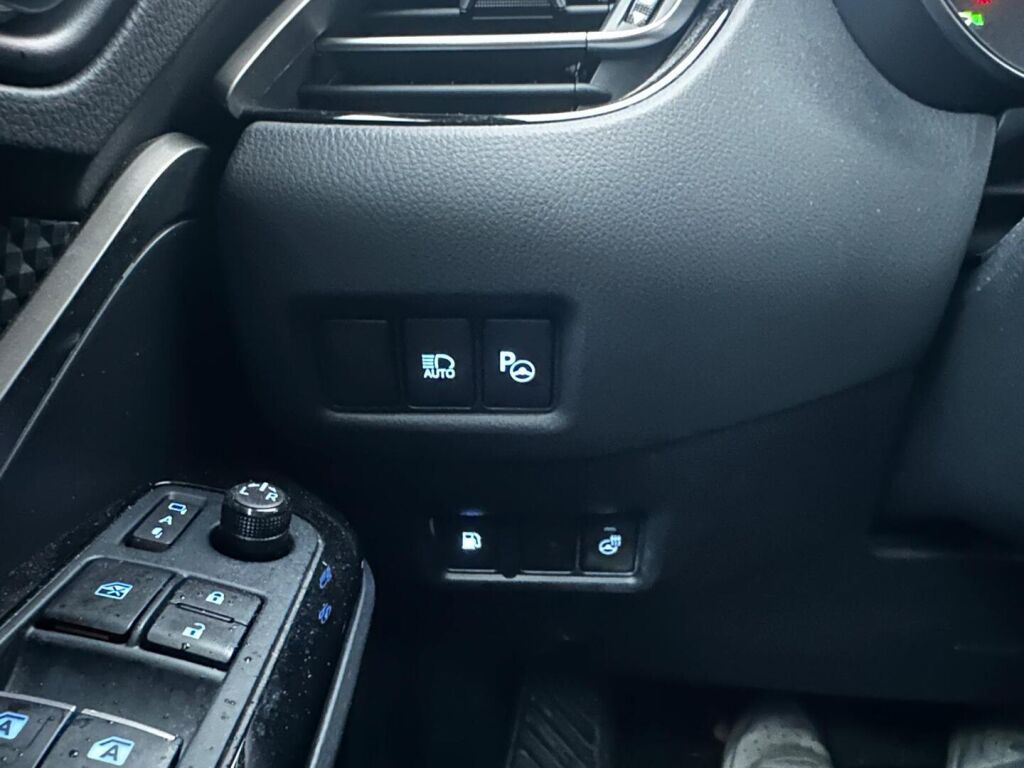 Toyota C-HR 2019 Harmaa