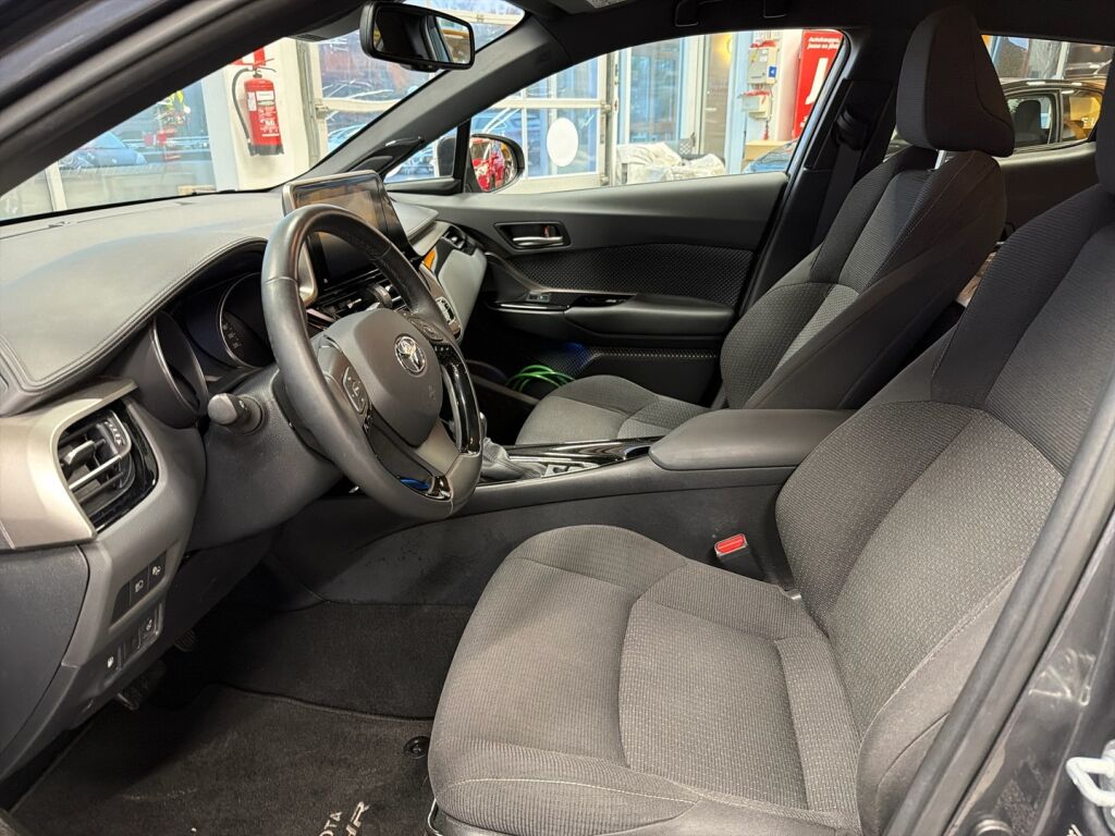 Toyota C-HR 2019 Harmaa