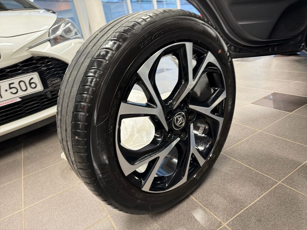 Toyota C-HR 2019 Harmaa