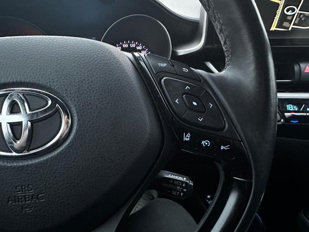 Toyota C-HR 2019 Harmaa