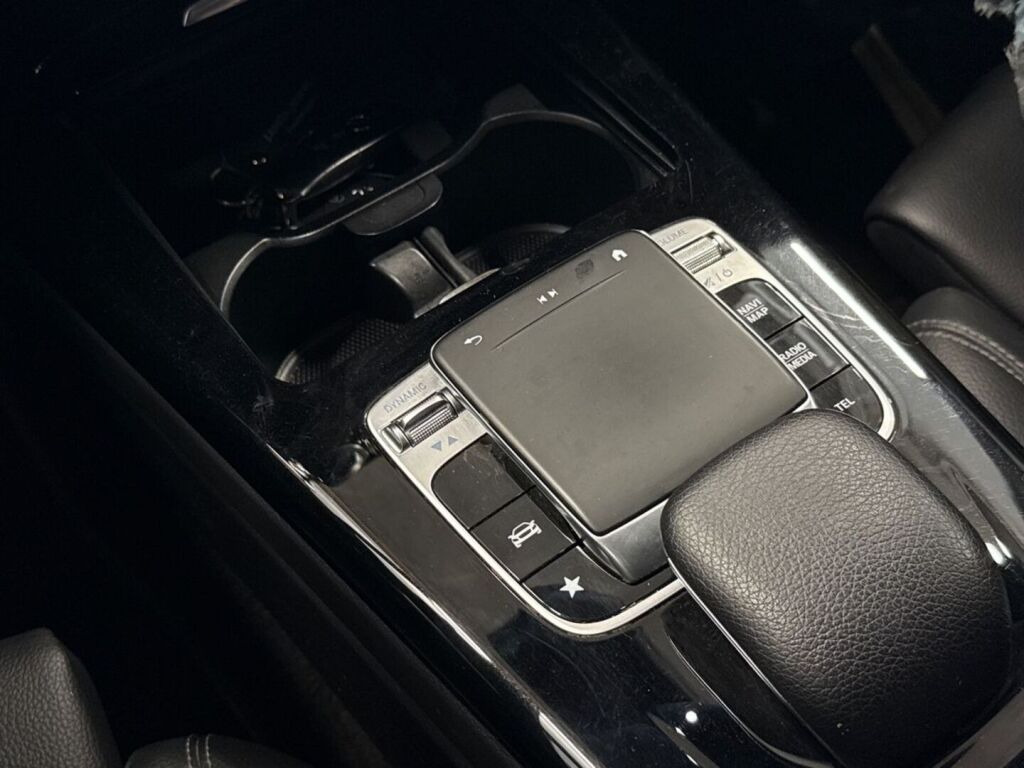 Mercedes-Benz CLA 2020 Musta