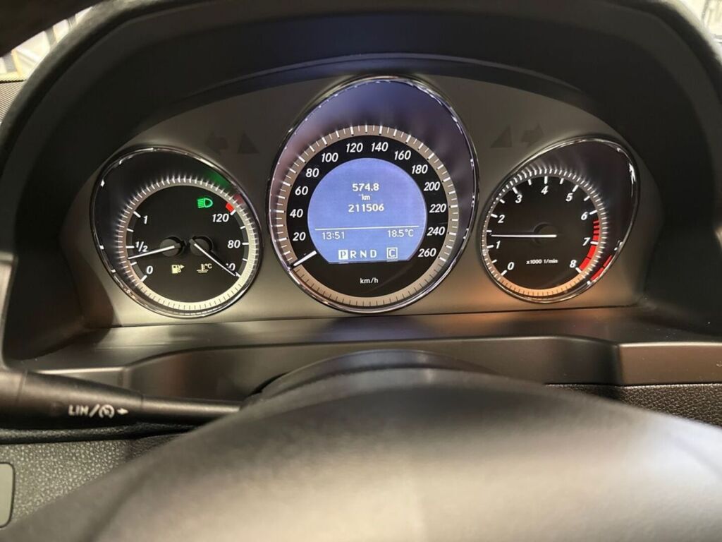 Mercedes-Benz C 2010 Musta