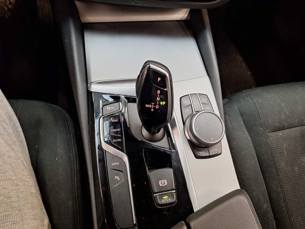 BMW 530 2019 Valkoinen