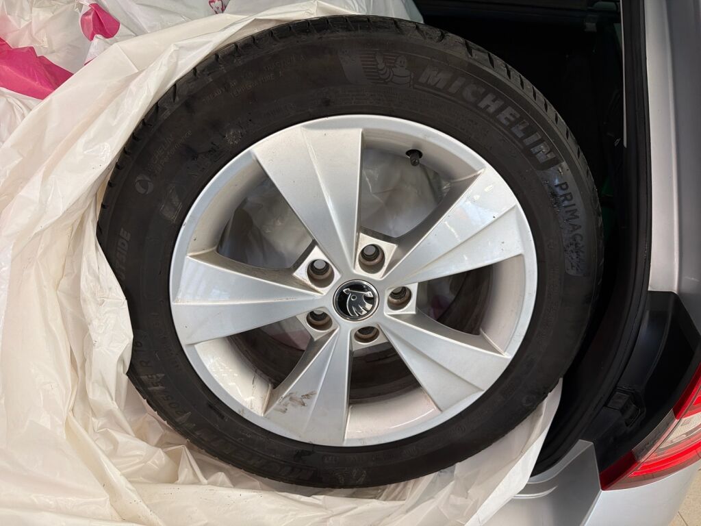 Skoda Octavia 2020 Harmaa