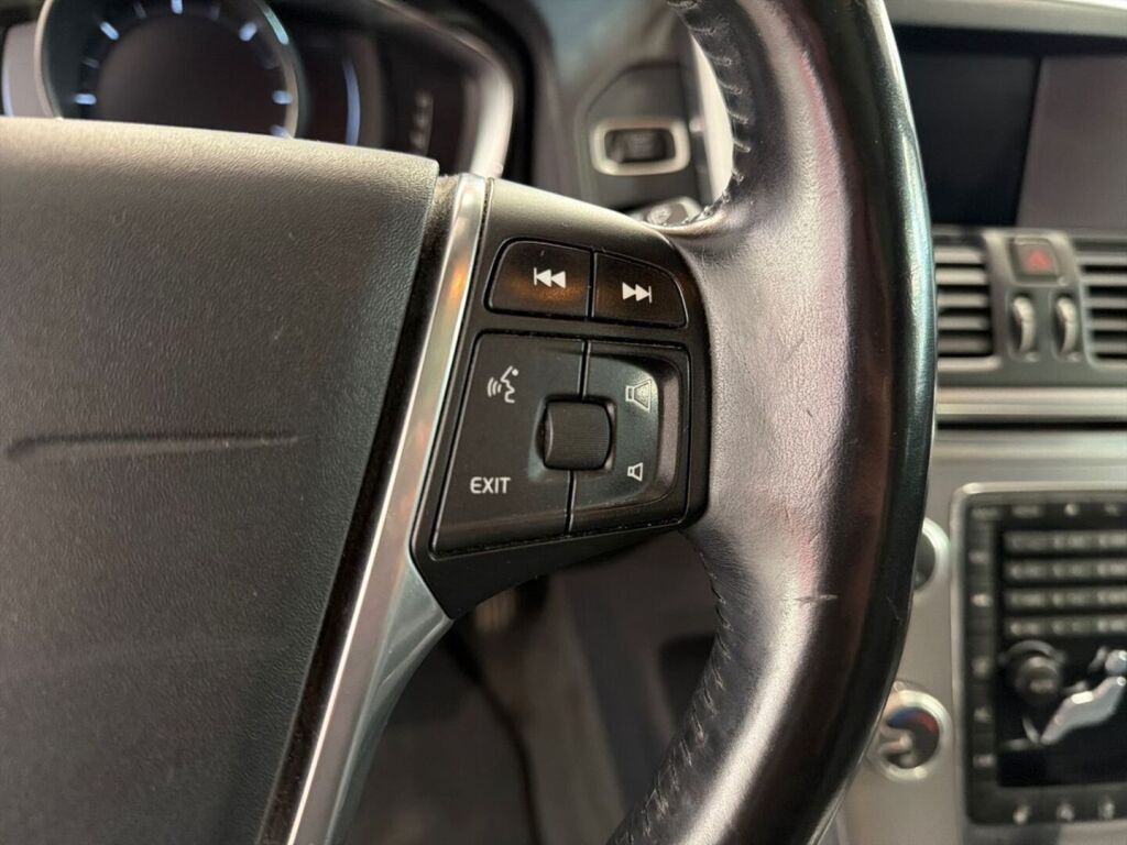 Volvo XC60 2016 Harmaa