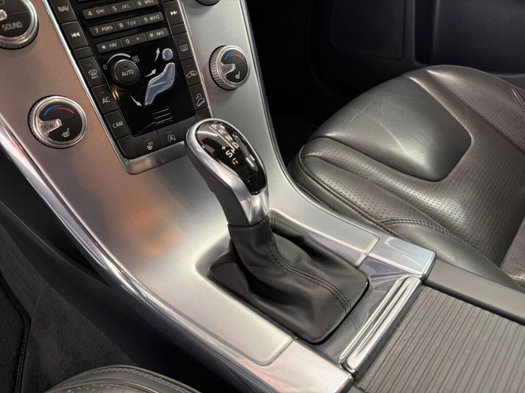 Volvo XC60 2016 Harmaa