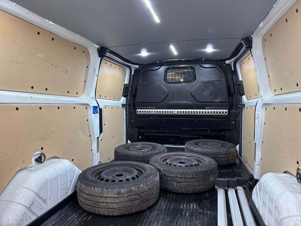 Ford Transit Custom 2019 Valkoinen