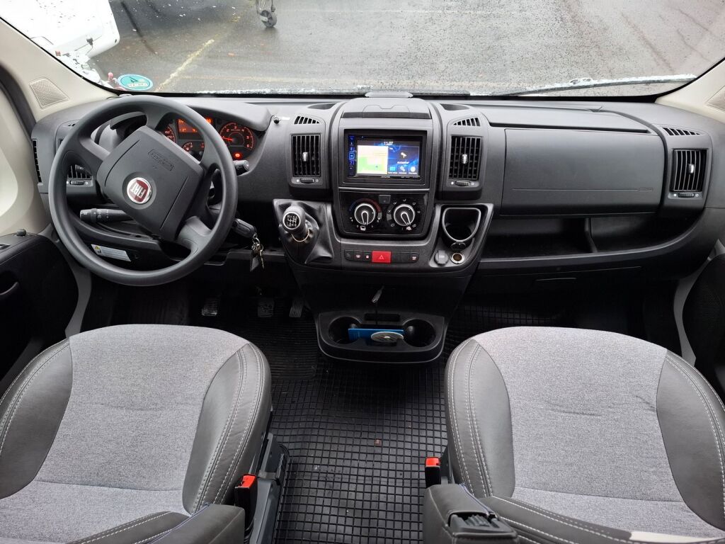 Sunlight T 58 2021 Musta