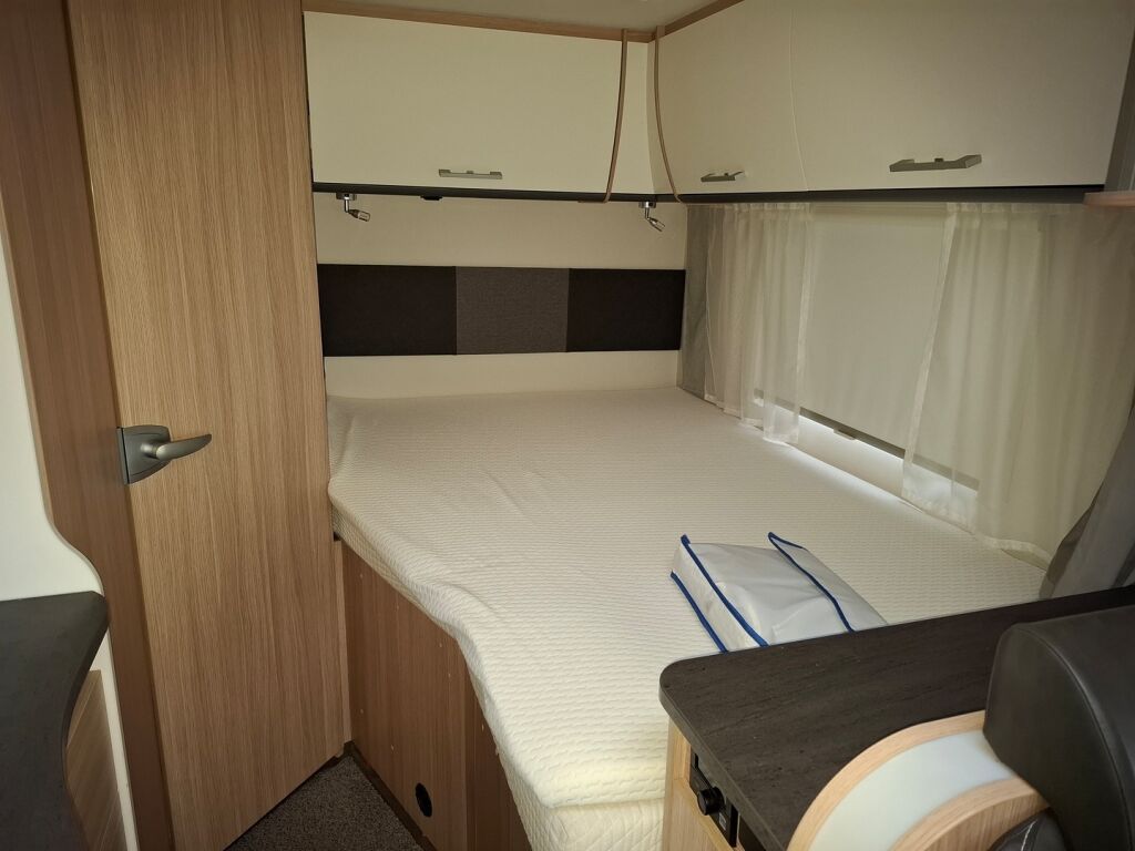 Sunlight T 58 2021 Musta