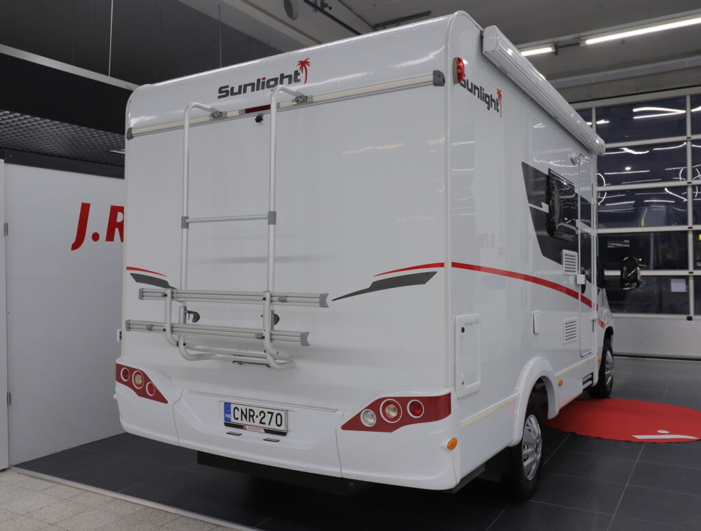 Sunlight T 58 2021 Musta