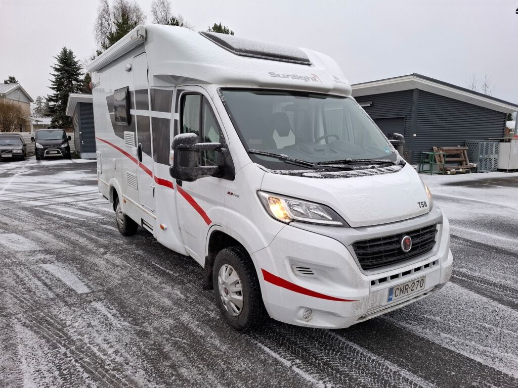 Sunlight T 58 2021 Musta