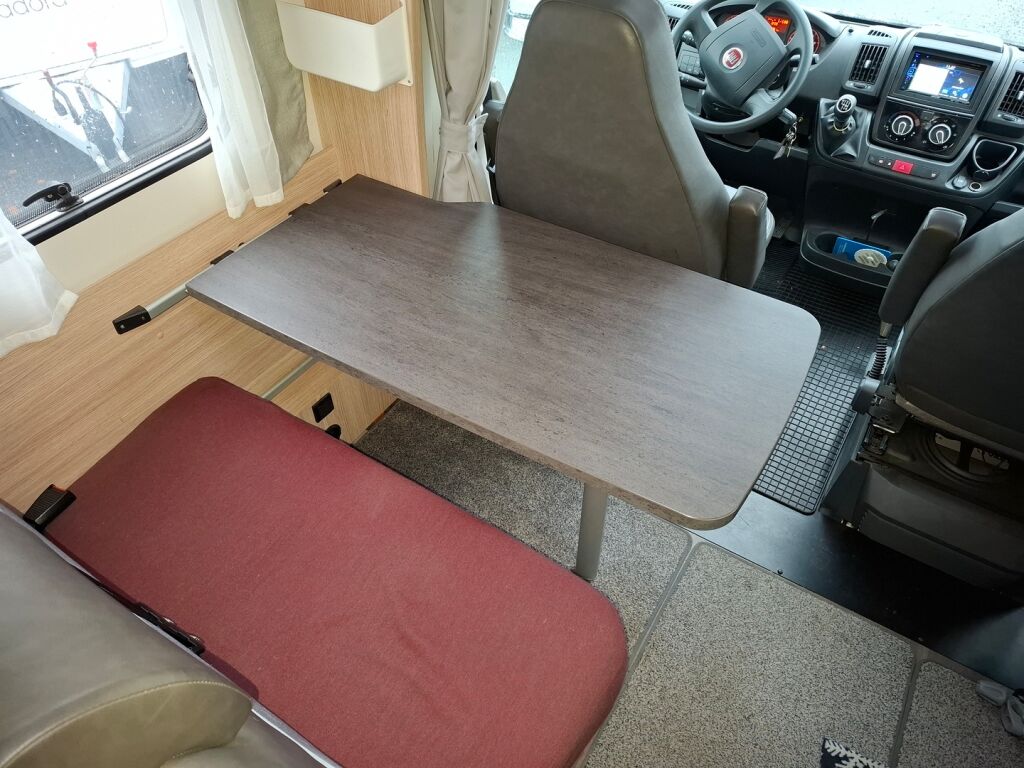 Sunlight T 58 2021 Musta