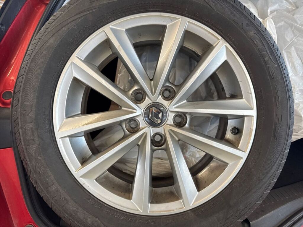 Renault Megane 2019 Punainen