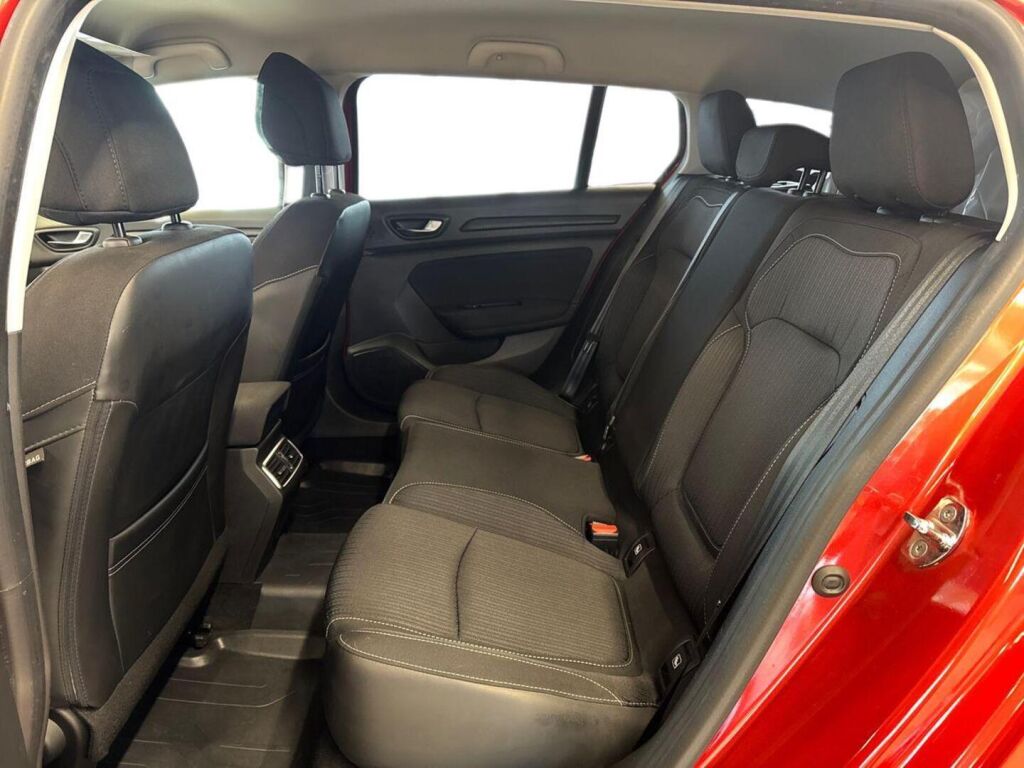 Renault Megane 2019 Punainen