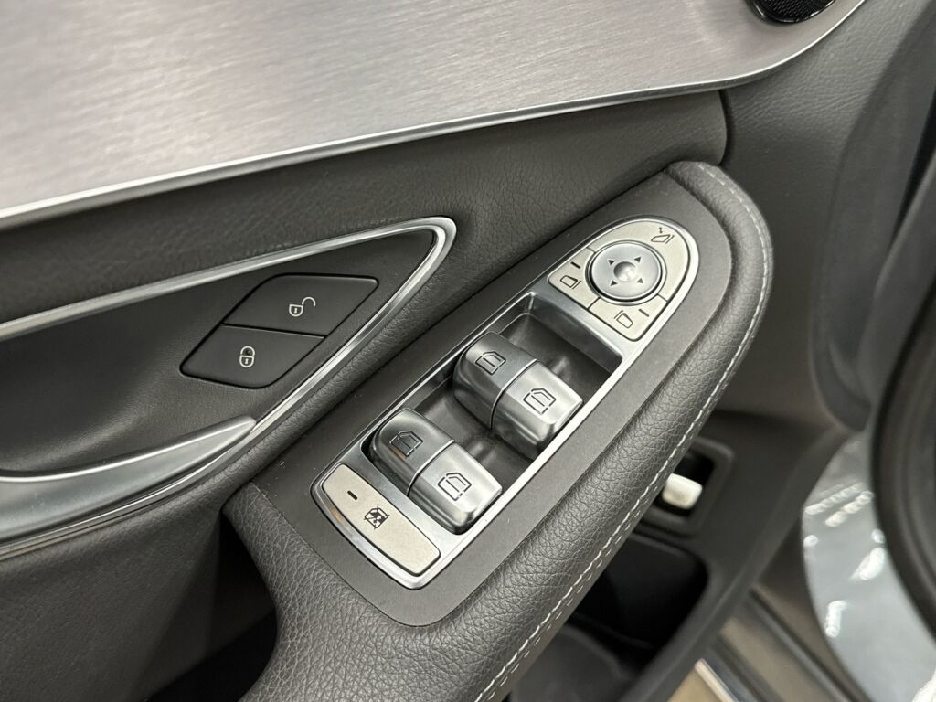 Mercedes-Benz C 2019 Harmaa