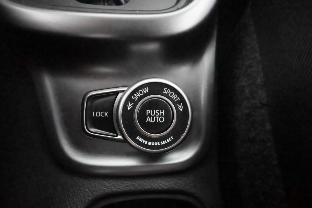 Suzuki Vitara 2020 Musta