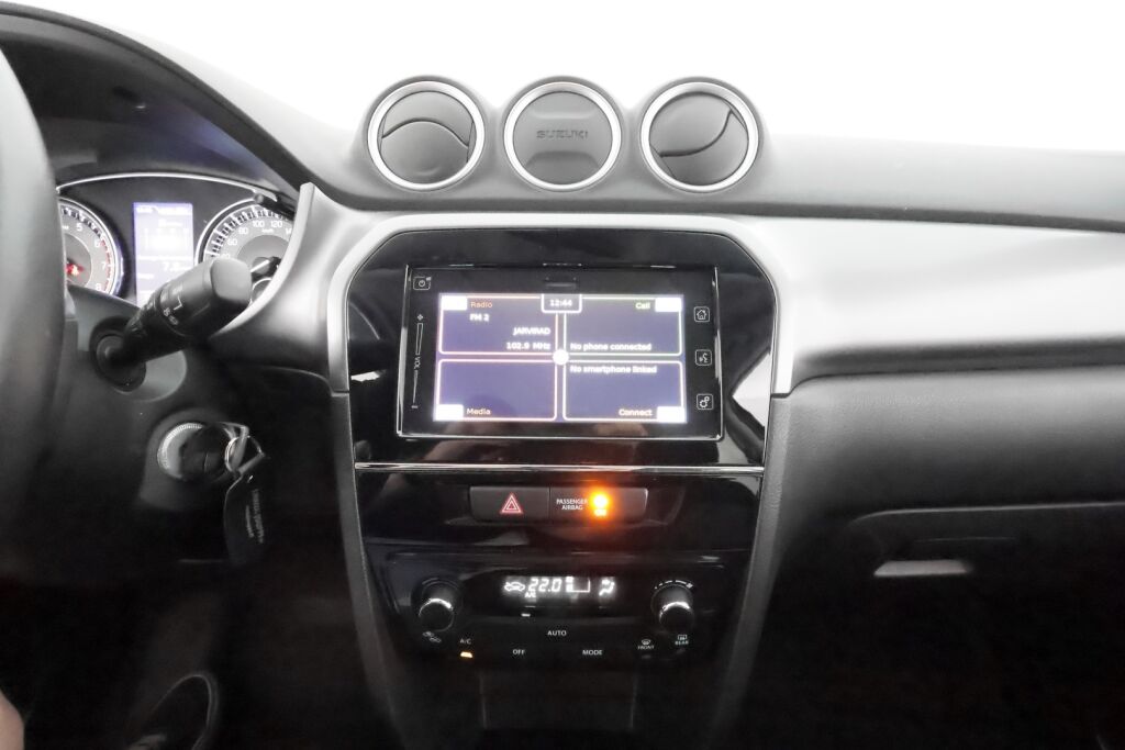 Suzuki Vitara 2020 Musta