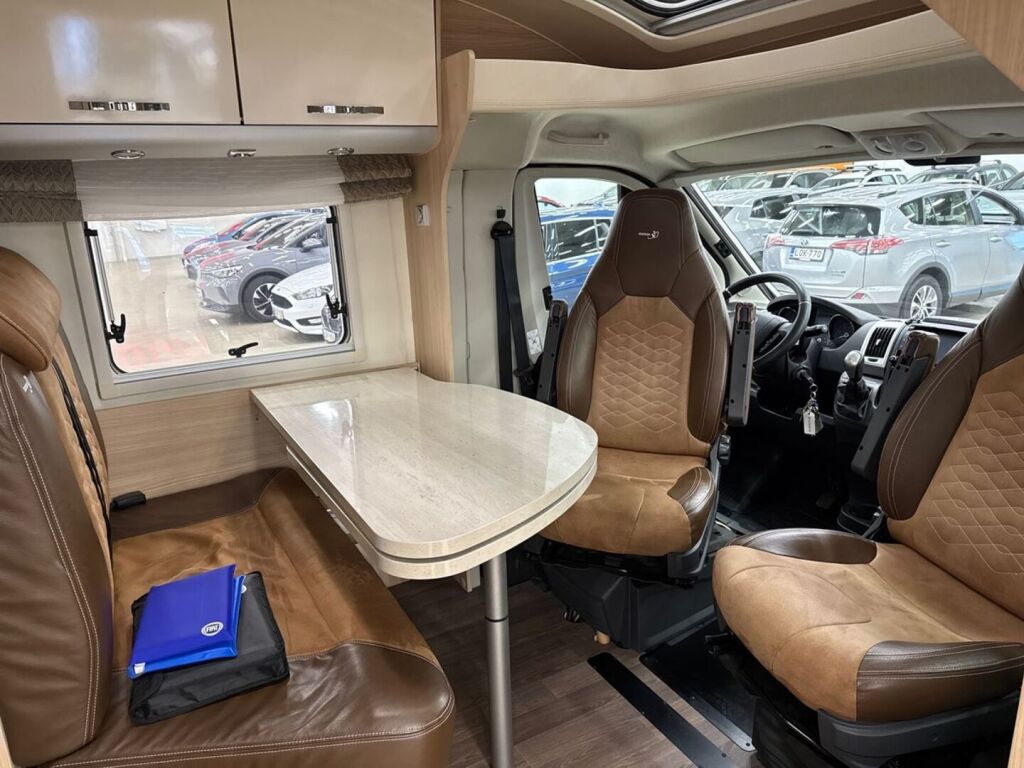 Bürstner Nexxo time T690G 2019 Valkoinen