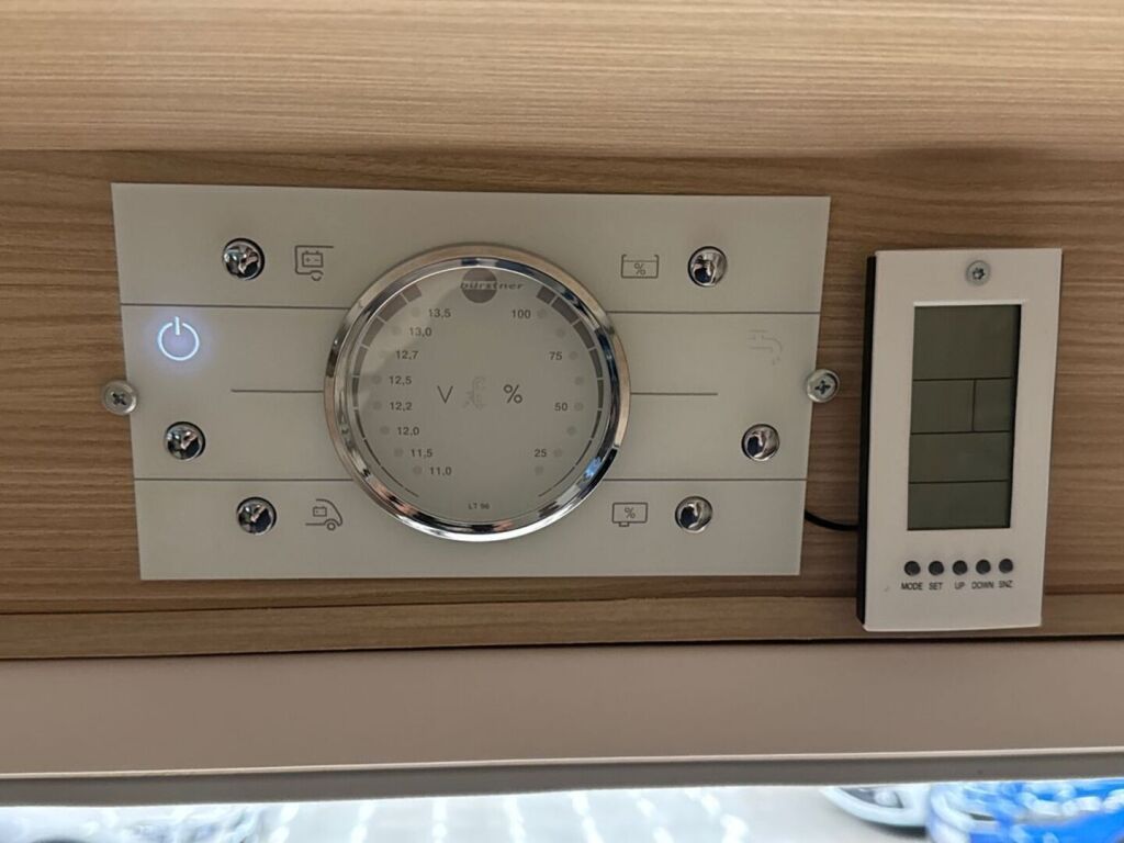 Bürstner Nexxo time T690G 2019 Valkoinen