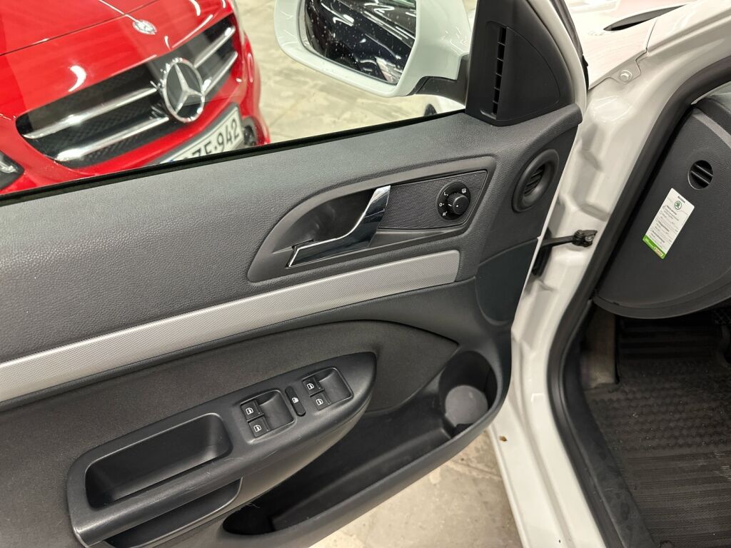 Skoda Octavia 2012 Valkoinen