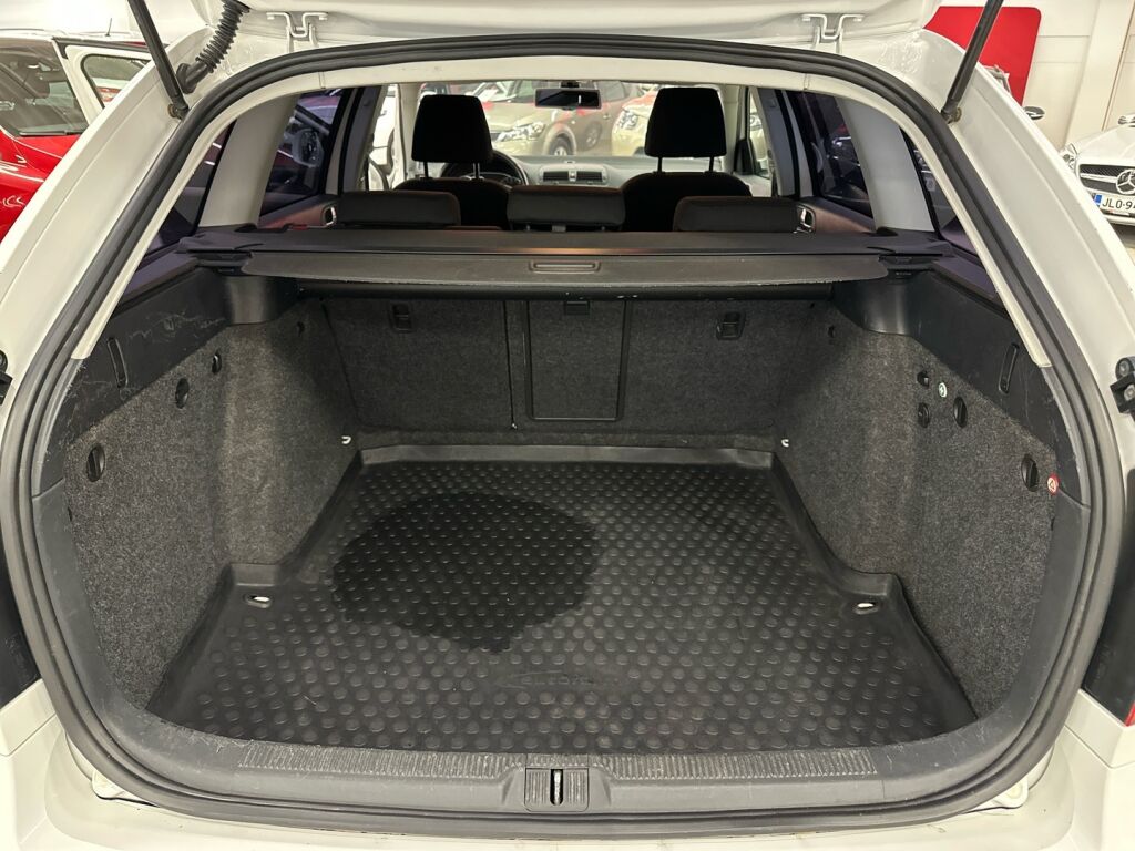 Skoda Octavia 2012 Valkoinen