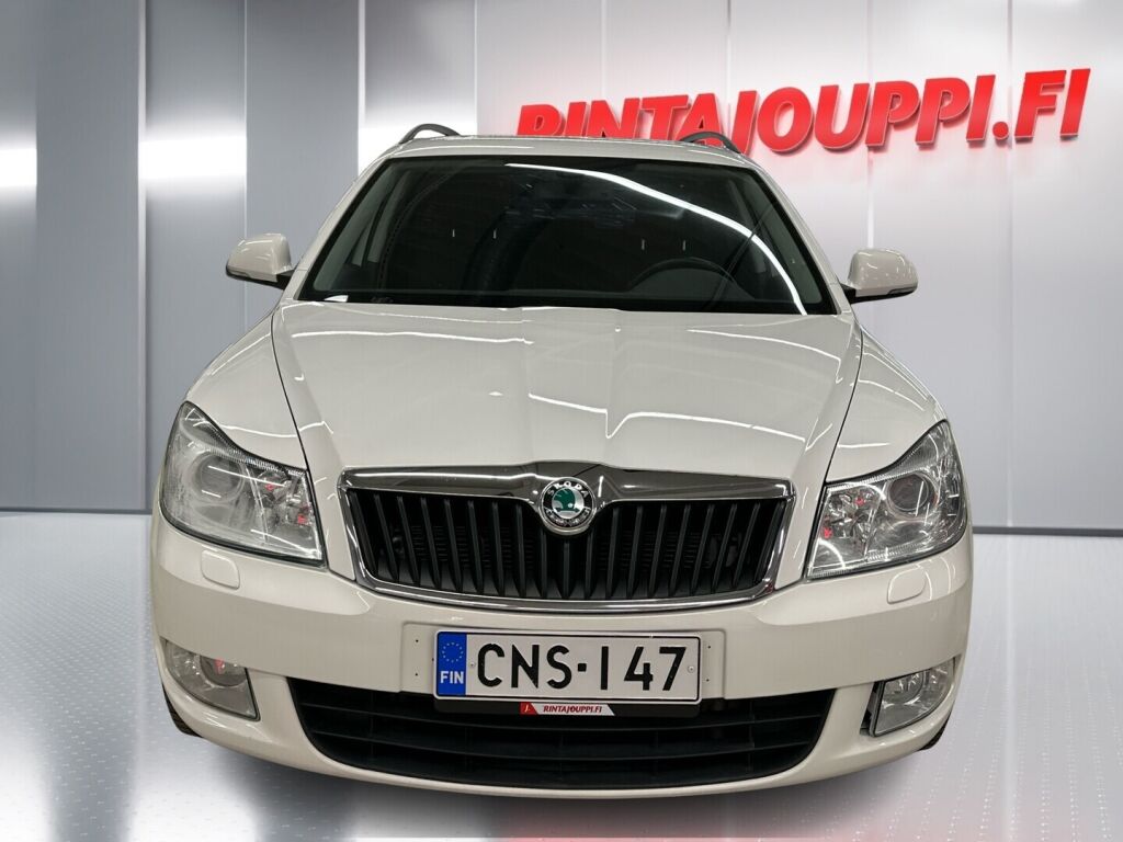 Skoda Octavia 2012 Valkoinen