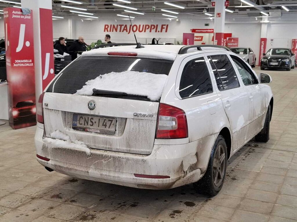 Skoda Octavia 2012 Valkoinen